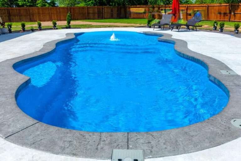 Xtreme-Pool-Builders-Sandal-Beach-Entry-fiberglass-pool-small