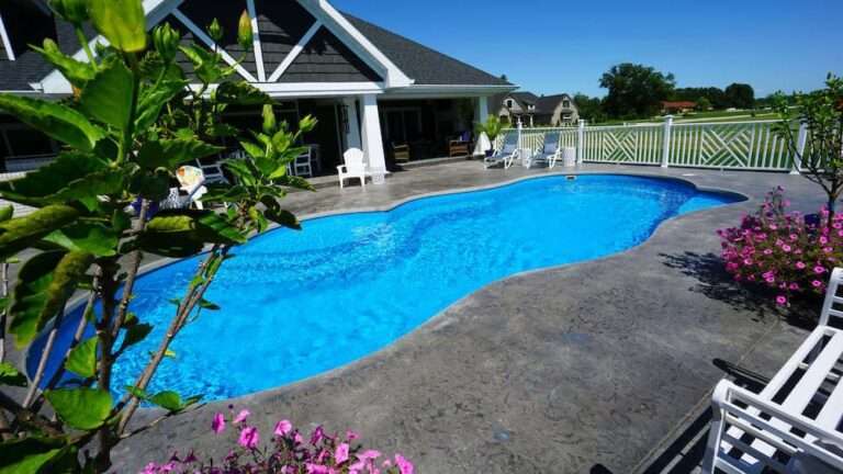 Xtreme-Pool-Builders-Sun-Day-fiberglass-pool-large