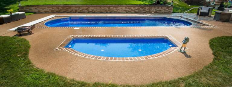 Xtreme-Pool-Builders-Wet-deck-with-spillover-fiberglass-pool